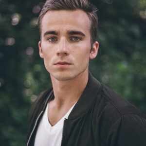 تصویر هنرمند Landon Taverniér تصویر هنرمند Landon Taverniér