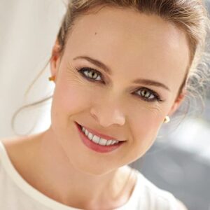 تصویر هنرمند Tami Stronach تصویر هنرمند Tami Stronach