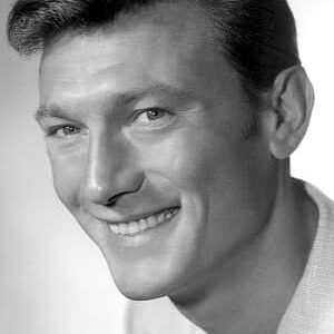 تصویر هنرمند Laurence Harvey