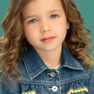 تصویر هنرمند Chloe McKinnon تصویر هنرمند Chloe McKinnon