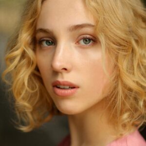 تصویر هنرمند Tessa Bonham Jones تصویر هنرمند Tessa Bonham Jones