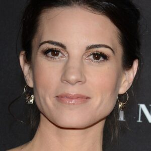 تصویر هنرمند Leah Cairns