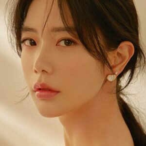 تصویر هنرمند Clara Lee