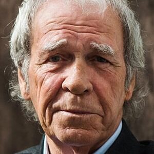 تصویر هنرمند Finbar Furey
