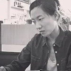 تصویر هنرمند Qiu Yujie تصویر هنرمند Qiu Yujie