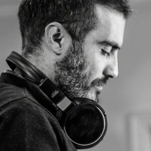 تصویر هنرمند Cüneyt Karakuş